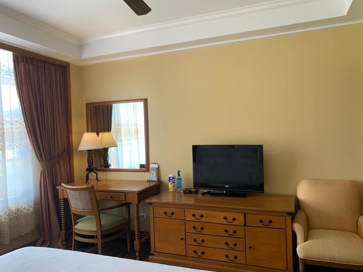 The Manor Hotel Baguio Private Unit Superior Room With A Great View Baguio City ภายนอก รูปภาพ